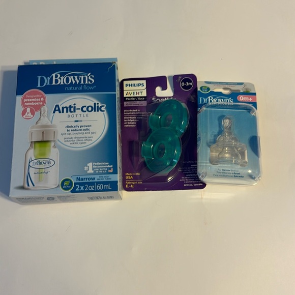 Dr. Brown brand new anticolic bottles along with two silicon, nipples - Picture 1 of 6